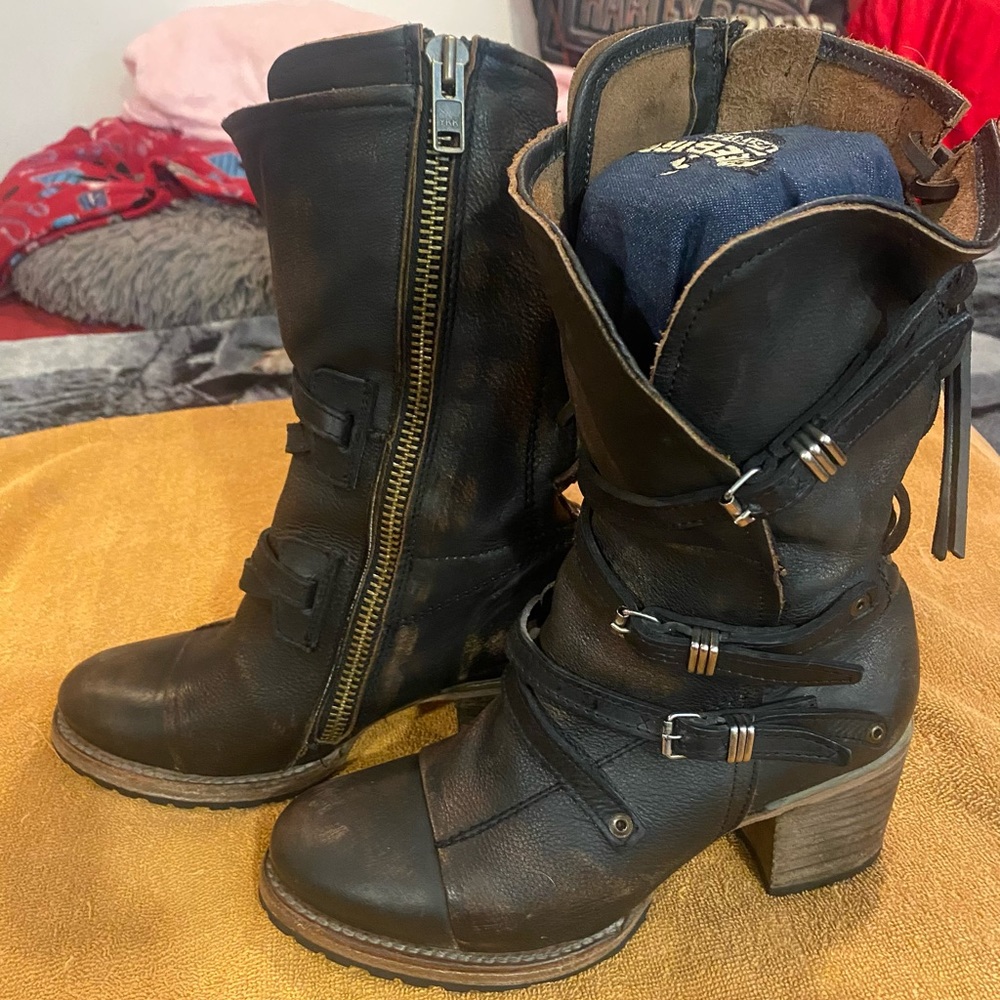 Freebird boots by Steven..great riding boots because of rubber soles..like new